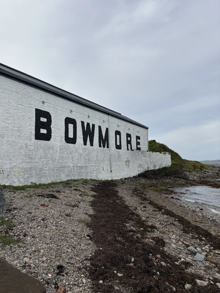 Bowmore sign